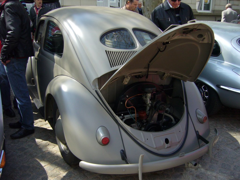 Heckansicht eines VW Typ 11 aus dem Jahr 1948. Oldtimertreffen Kettwig am 01.05.2013.