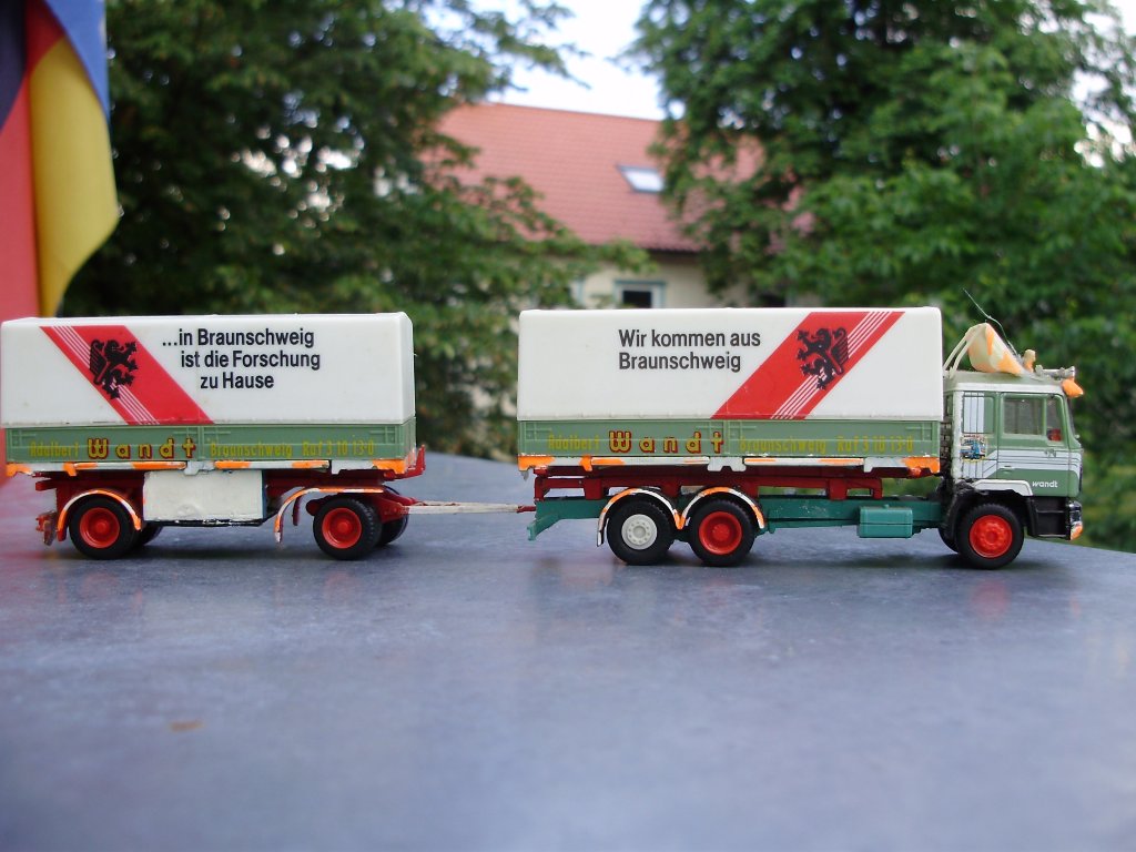 herpa modell der spdi wandt
m.a.n f90 gliederzug als welchselbrcke
sieht im schlechten zustand aus 