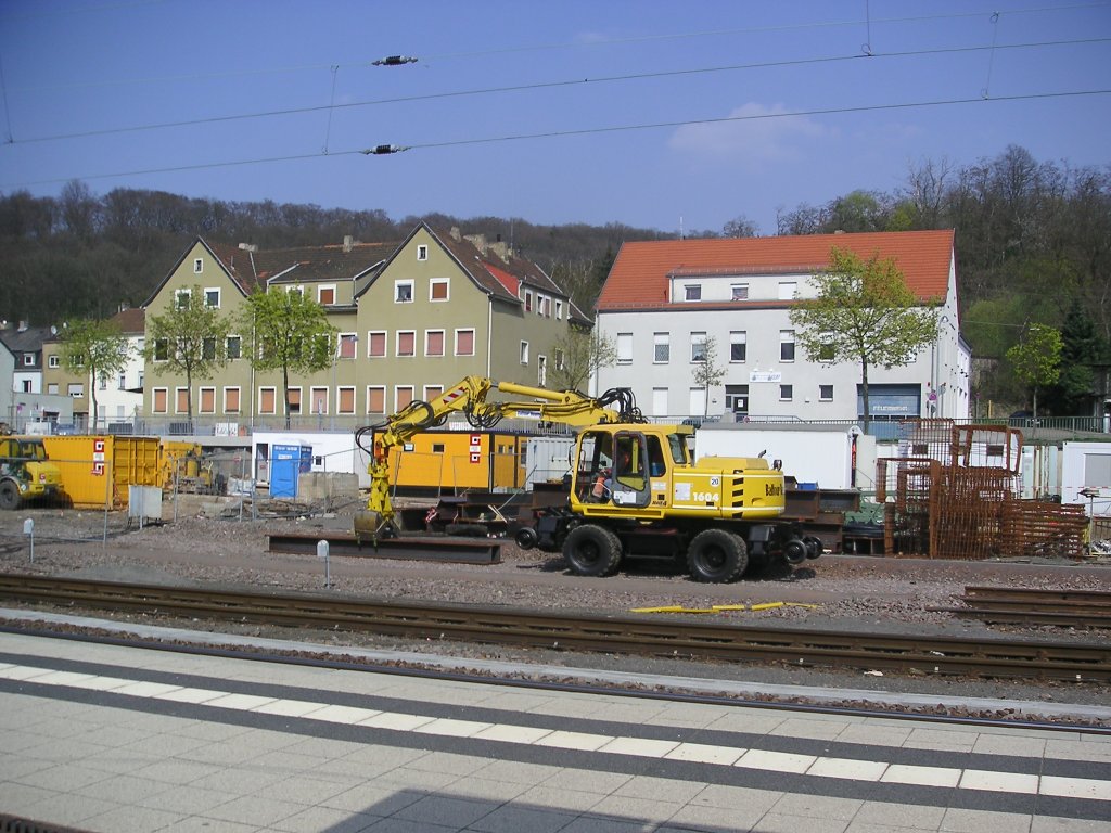 
Hier ist ein Bagger bei der Arbeit zu sehen. Das Bild habe ich am 19.04.2010 in Saarbrcken Brebach aufgenommen. Hier wird zur Zeit die neue Halle fr die Saarbahn gebaut.














-----
I'm using <a href=http://www.savetubevideo.com>youtube downloader</a>