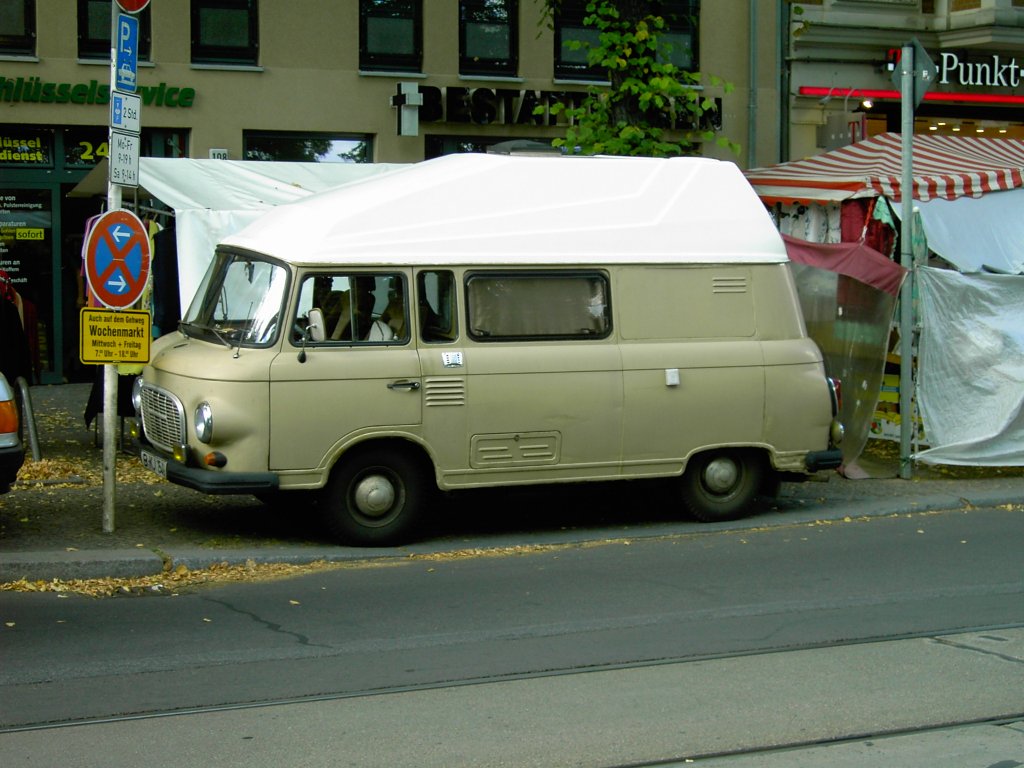 IFA Barkas B-1000 mit Camping-Hochdach, gesehen 06/2006 in Berlin.