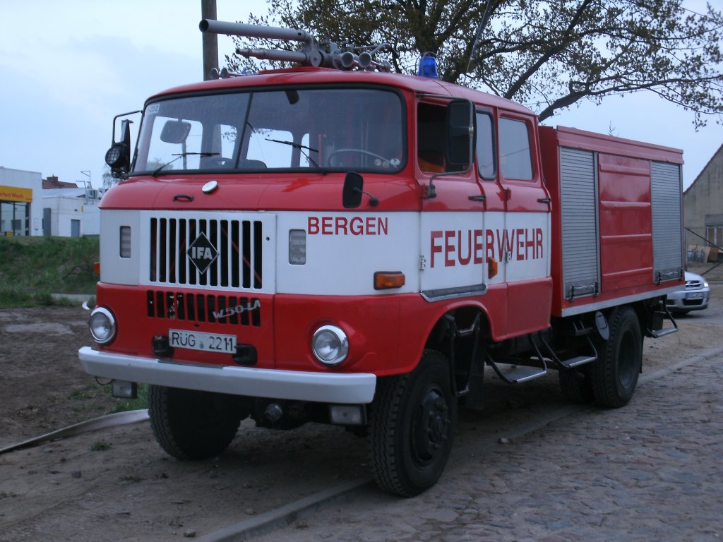 IFA W50 von der Feuerwehr Bergen/Rgen mute,am 04.Mai 2012,zum Einsatz ausrcken.
