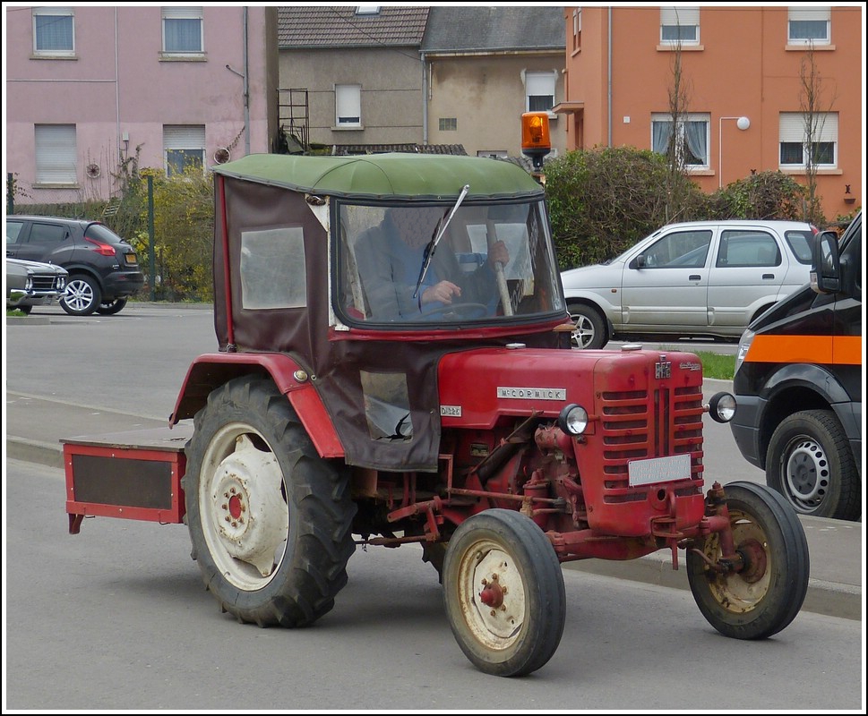 IHC Mc Cormik D 326, aus dem nahen Grenzgebiet nahm auch an der Oldtimerrundfahrt in Rodange teil. 20.04.2013