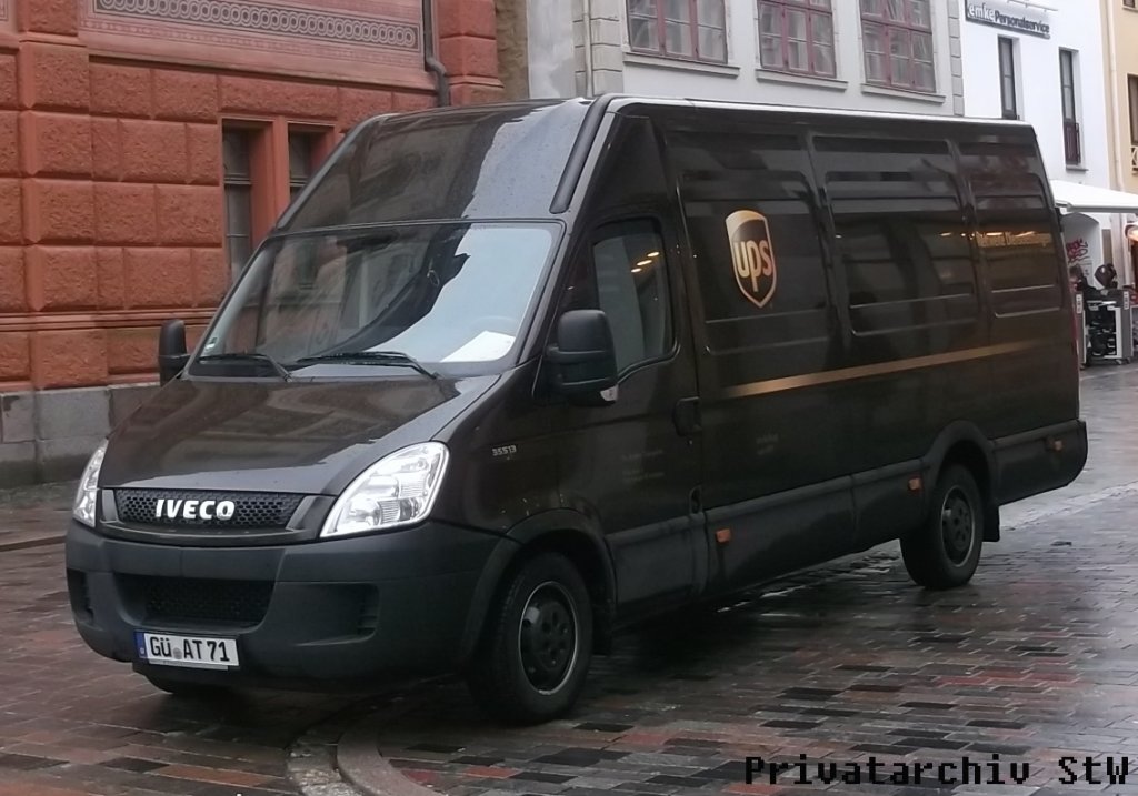 Iveco Daily 35S13 2,3 HPi in Rostock am 21.2.2012