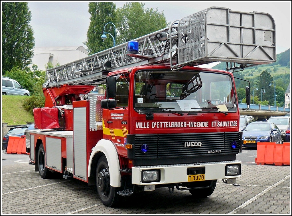 Iveco Magirus Hubrettungswagen der Feuerwehr Ettelbrck, ausgestellt am  07.6.2008  in Ettelbrck