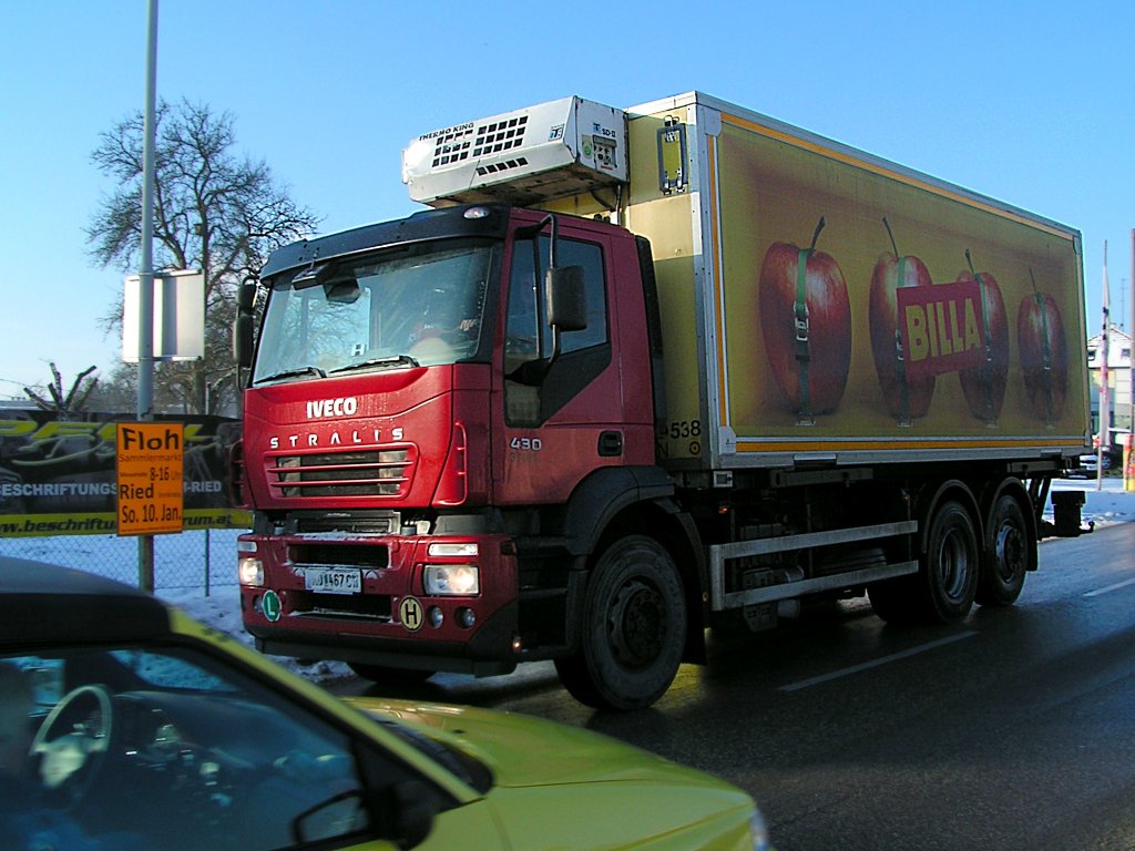 IVECO-STRALIS430 einer groen Handelskette strebt in Ried i.I. die nchste Filiale an;100104