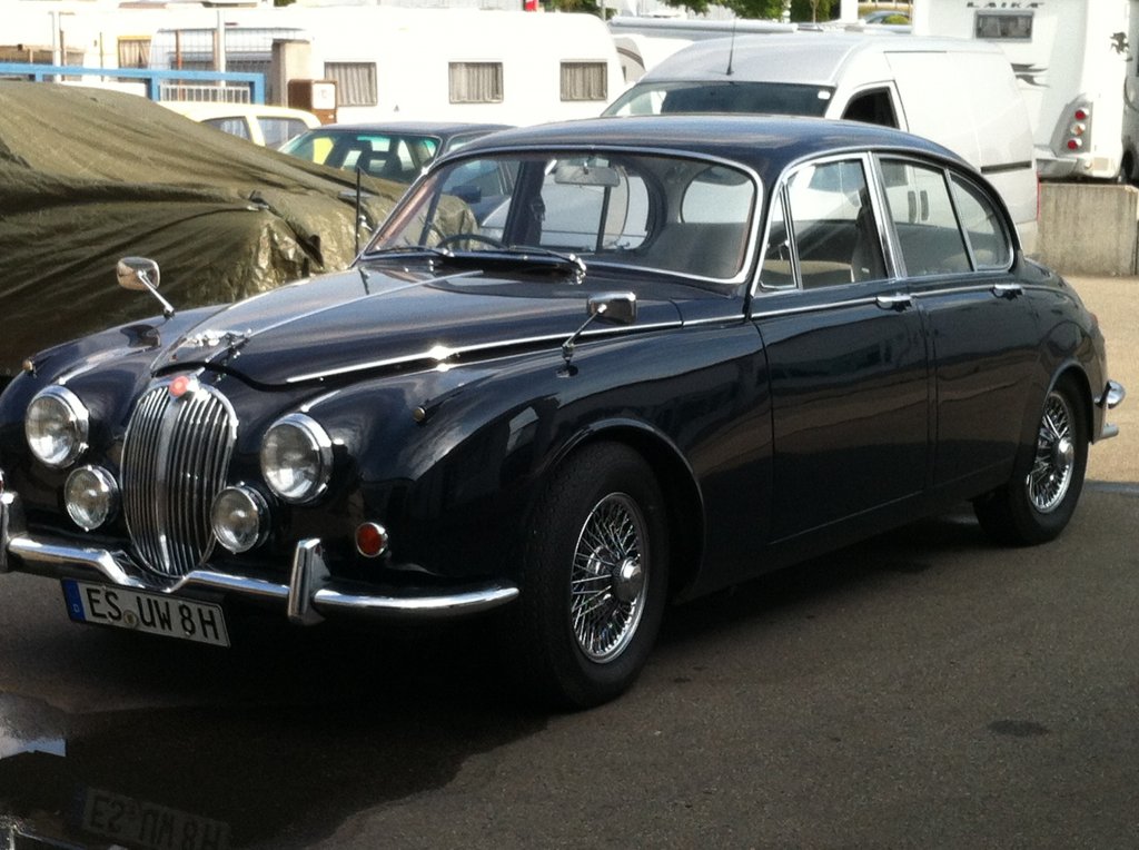 Jaguar Bj. 1955 nach seiner Restauration bei der Firma Rath Karosserie - Fahrzeug Technik in Calw am 05.09.2012 