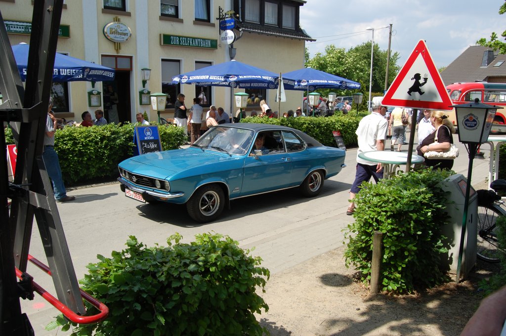 Ja,ja, ich kenne sie alle, die Manta-Witze. Aber ganz in echt! Der A Manta ist doch in Punkto Design ja wohl ein schnes Auto. Mir jedenfals gefllt er und ausser der Wasserpumpe und beim 1,6 l die Nockenwelle sind die Bchsen prima gelaufen.