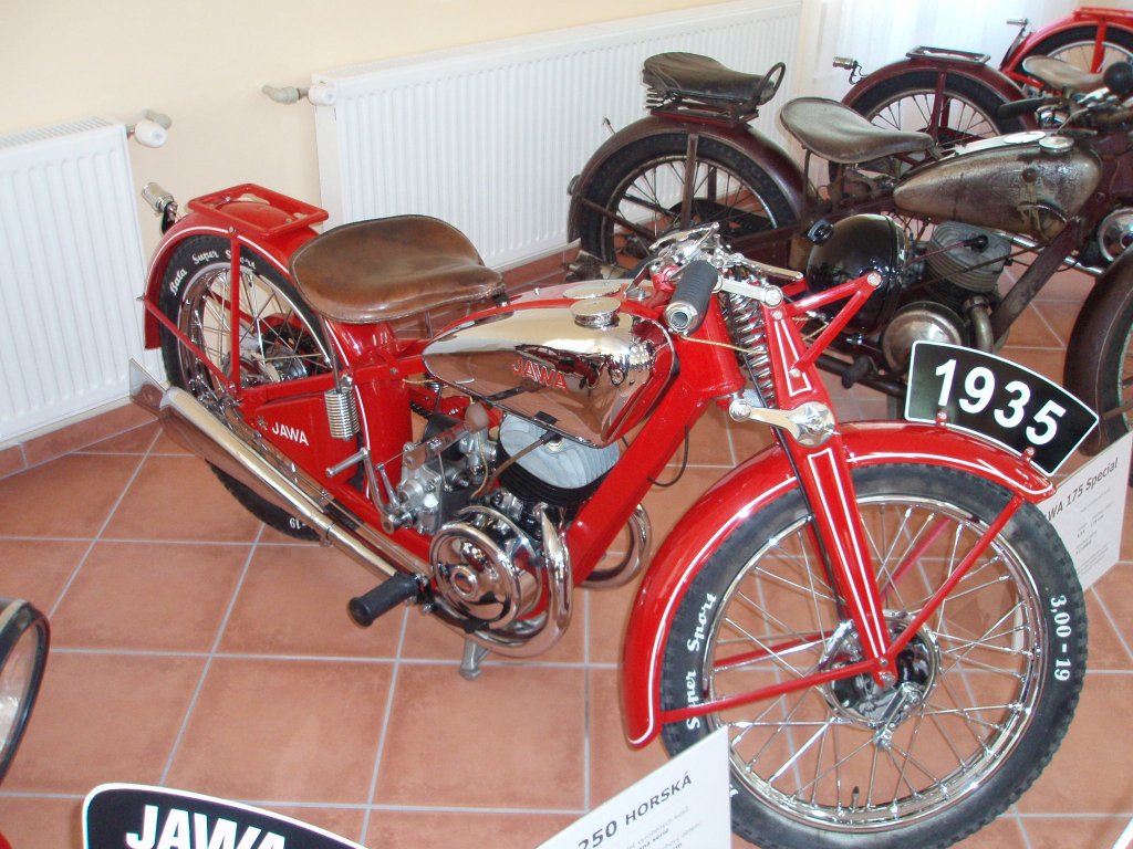 Jawa 250c Horska, das tschechische Motorrad stammt von 1935. Museum Jawa Krivoklat.2009:05:02