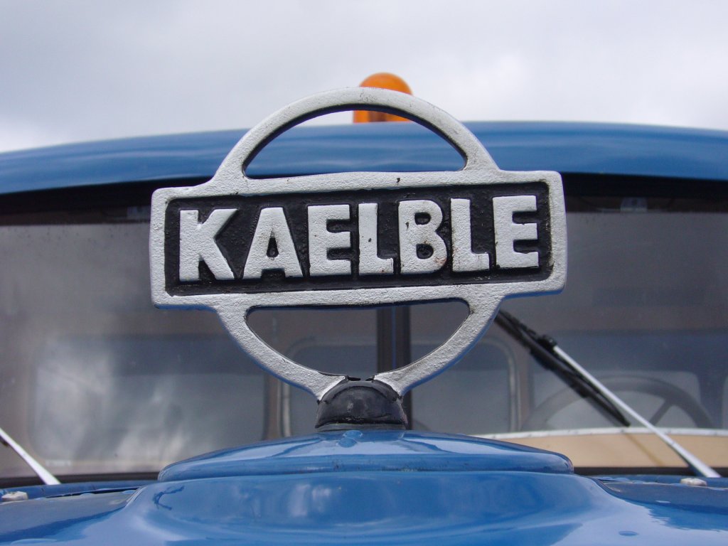 Kaelble Emblem auf dem Khler eines K 645. 1. Nutzfahrzeugtreffen an der  Alten Dreherei  in Mlheim a.d. Ruhr am 07.06.2009.