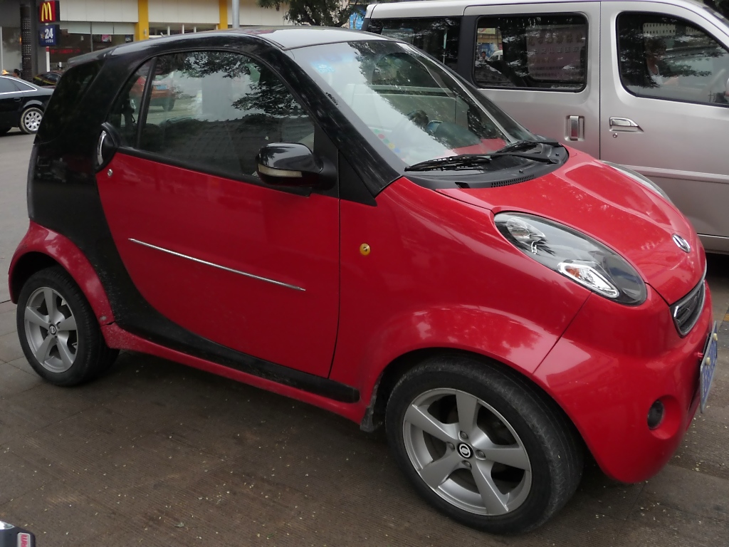 Kein Lizenzbau, auch wenn er aussieht wie ein Smart: Shuanghuan Noble (Shouguang, 2.8.11).