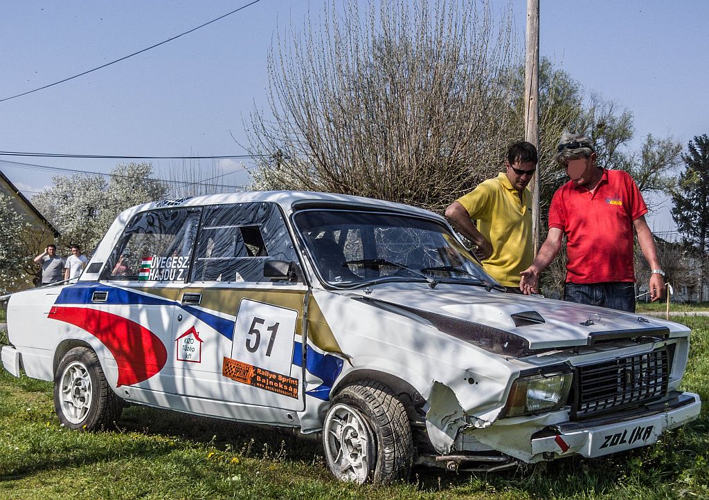 Lada 2107 nach einem Rennunfall. Aufnahme: Rallye Sprint am 21.04.2013