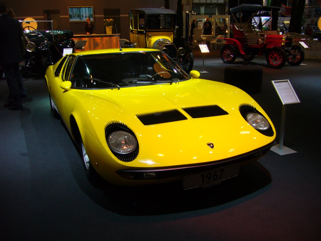 Lamborghini Miura P 400 von 1967. Von 1966-1970 wurden 474 Coupes und 1 Spyder vom  einfachen  P 400 gebaut. Technoclassica 04.04.2009.