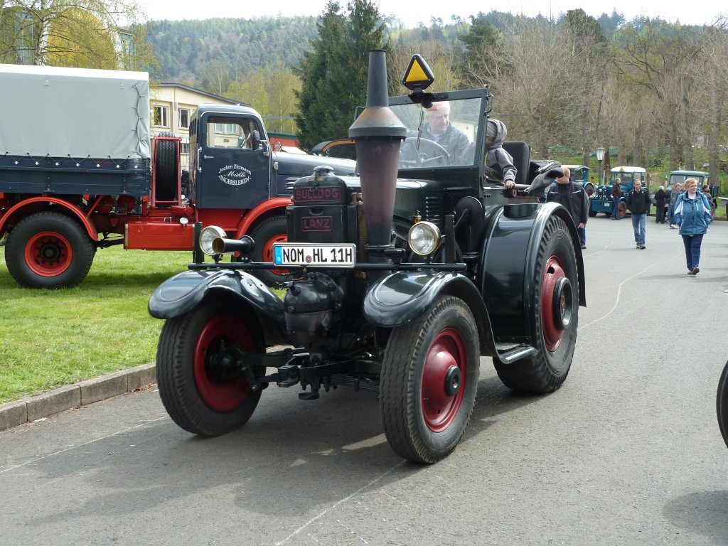 Lanz rollt ber das Ausstellungsgelnde bei der Oldtimerausstellung der Traktor-Oldtimer-Freunde Wiershausen, April 2012