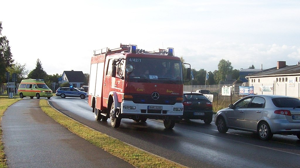 LF 8/6 Mercedes Atego der FF Finowfurt bei der Rundfahrt nach Eberswalde beim 1. internationalen Feuerwehrtreffen Finowfurt 05.09.2009