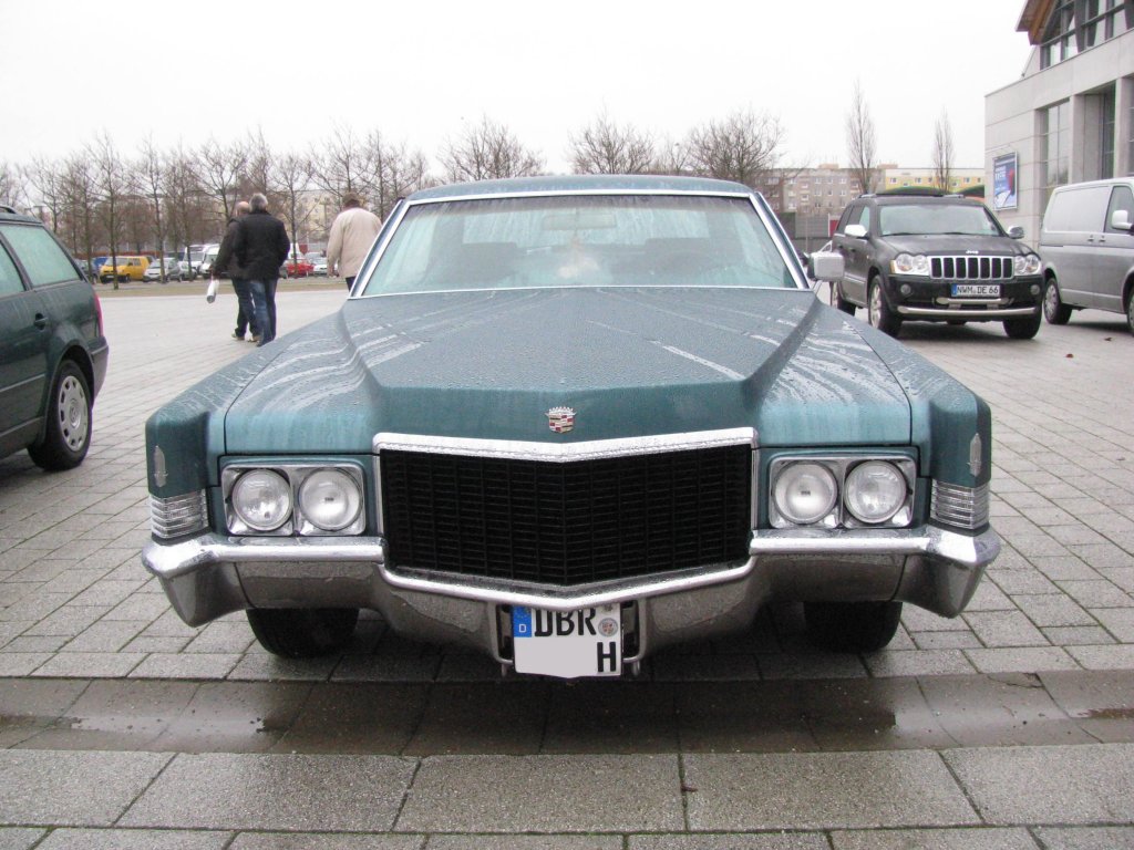 Limousine Cadillac ... aus dem ehem. Landkreis Bad Doberab (DBR),gesehen beim 4. Oldtimer & Winterteilemarkt, HanseMesse, Rostock-Schmarl [06.01.2013]