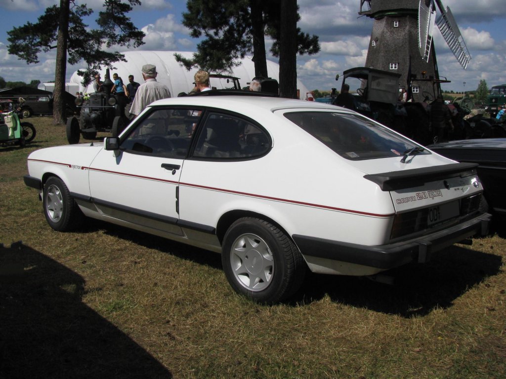 Limousine Ford  Capri  aus dem Landkreis Stormarn (OD) beim 18. Oldtimer- und Traktoren-Treffen im AGRONEUM in Alt Schwerin [12.08.2012]