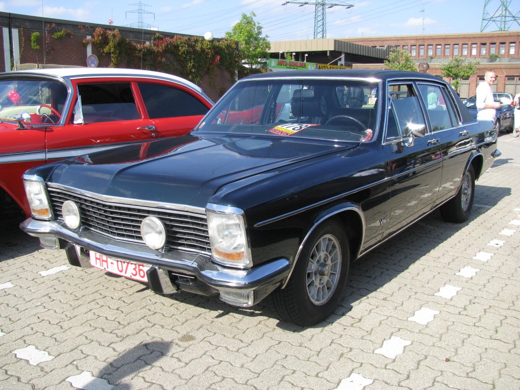 Limousine Opel 5.4  Diplomat  aus der Hansestadt Hamburg (HH) gesehen beim Oldtimer-Event des TV Nord, Hamburg [16.09.2012]