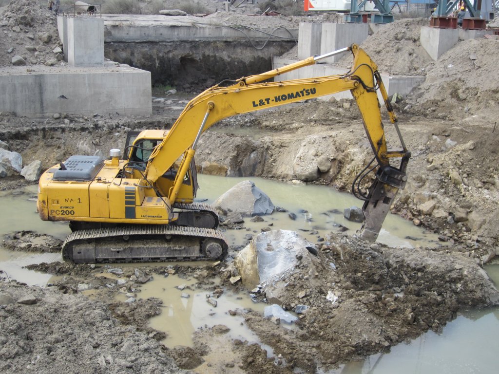 L&T KOMATZU PC200 im Einsatz (Indien 2012)