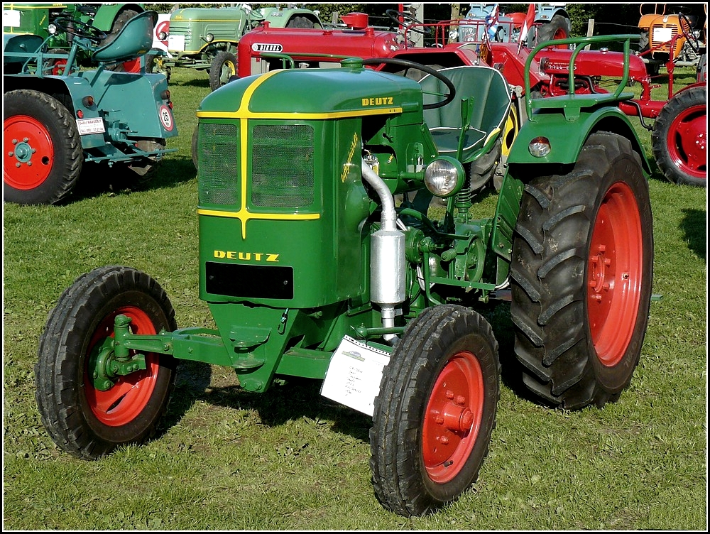 Lufgekhlter Deutz Traktor, Typ F1L 1514/51, BJ 1953, 1330 ccm, 1Zyl und 15 Ps aufgenommen in Weiswampach beim Traktorentreffen am 18.09.2010. 