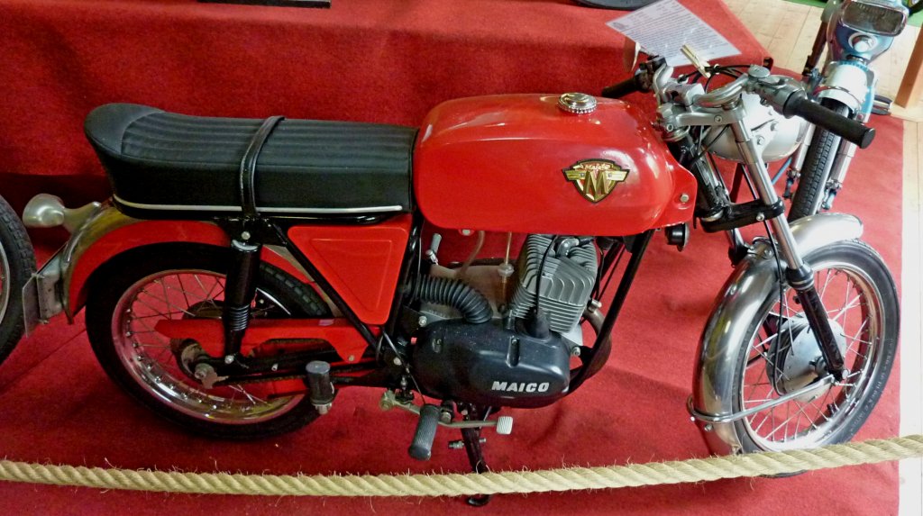Maico MD50/6, Baujahr 1973, 1-Zyl.Motor mit 49ccm und 6,3PS, 6-Gang-Schaltung, Vmax.93Km/h, Moped+Rollermuseum Bad Peterstal, Juni 2012 