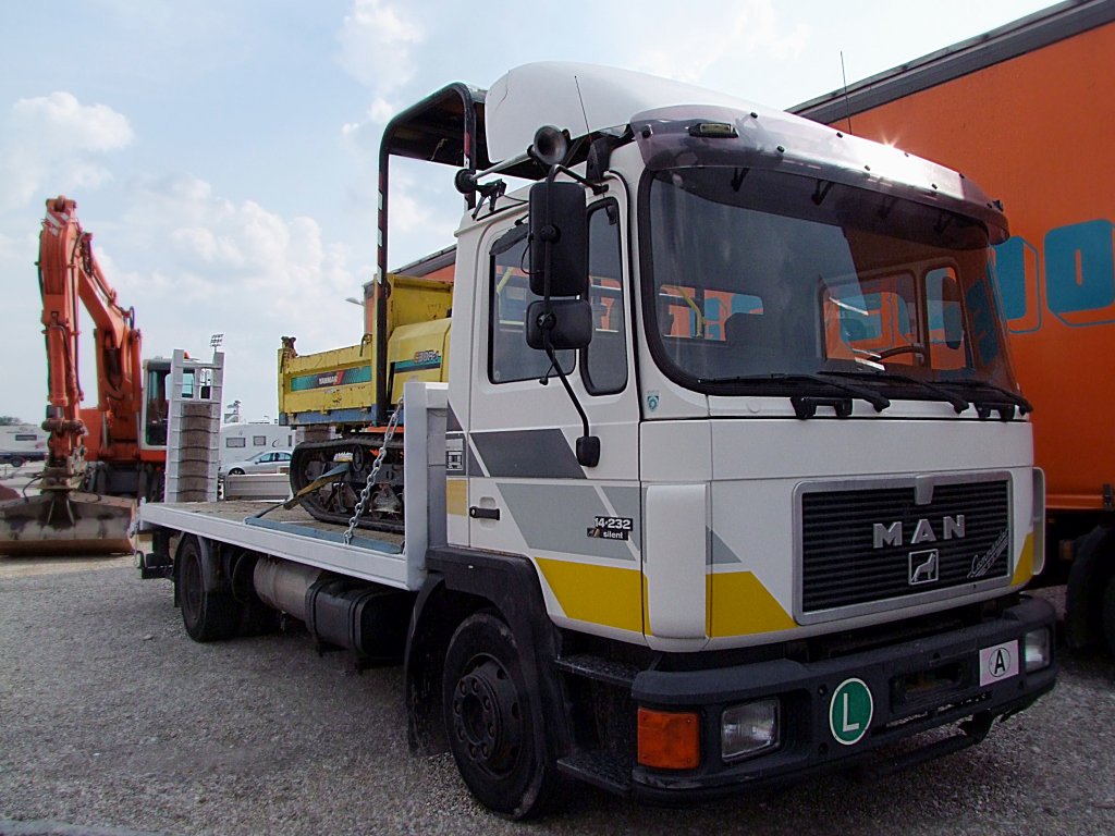 MAN 14.232silent steht zur Versteigerung bereit;100626