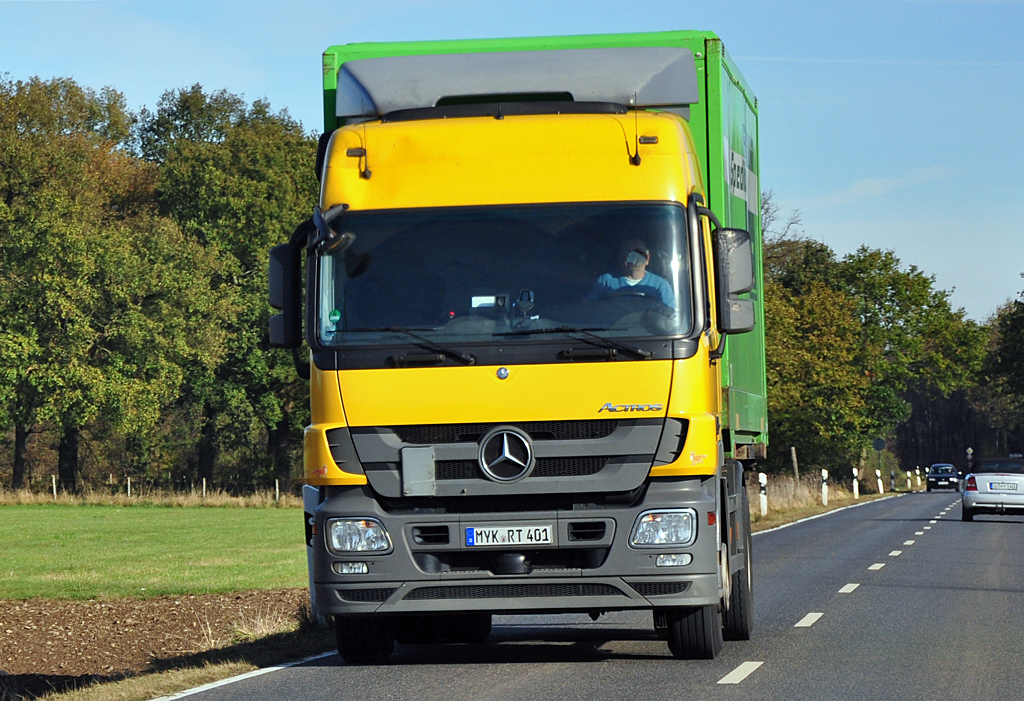 MAN Actros Kofferaufbau bei Meckenheim - 31.10.2012