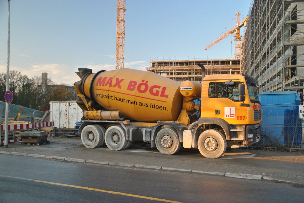 MAN Betonmischer in Hannover/Lahe, am 31.10.2010.