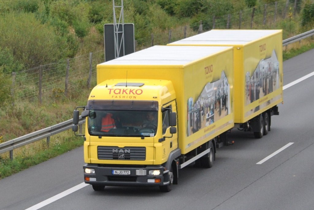 MAN Hngerzug auf der A2 bei Lehrte am 18.06.2010