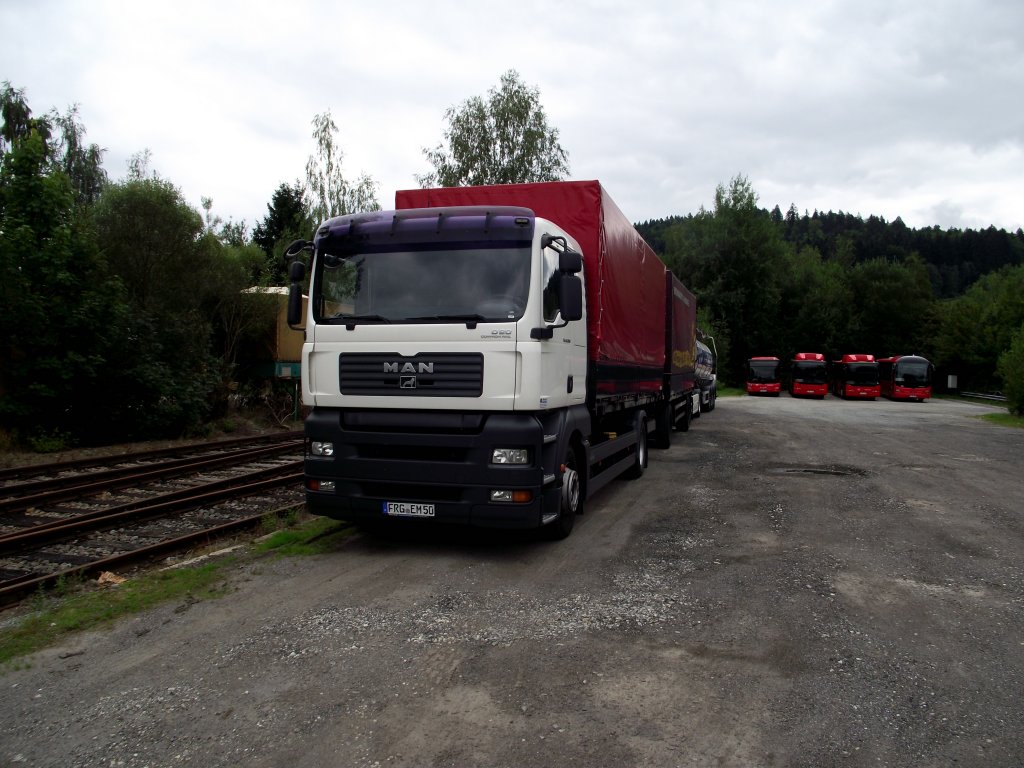 MAN TGA steht am 11.08.12 in Freyung 