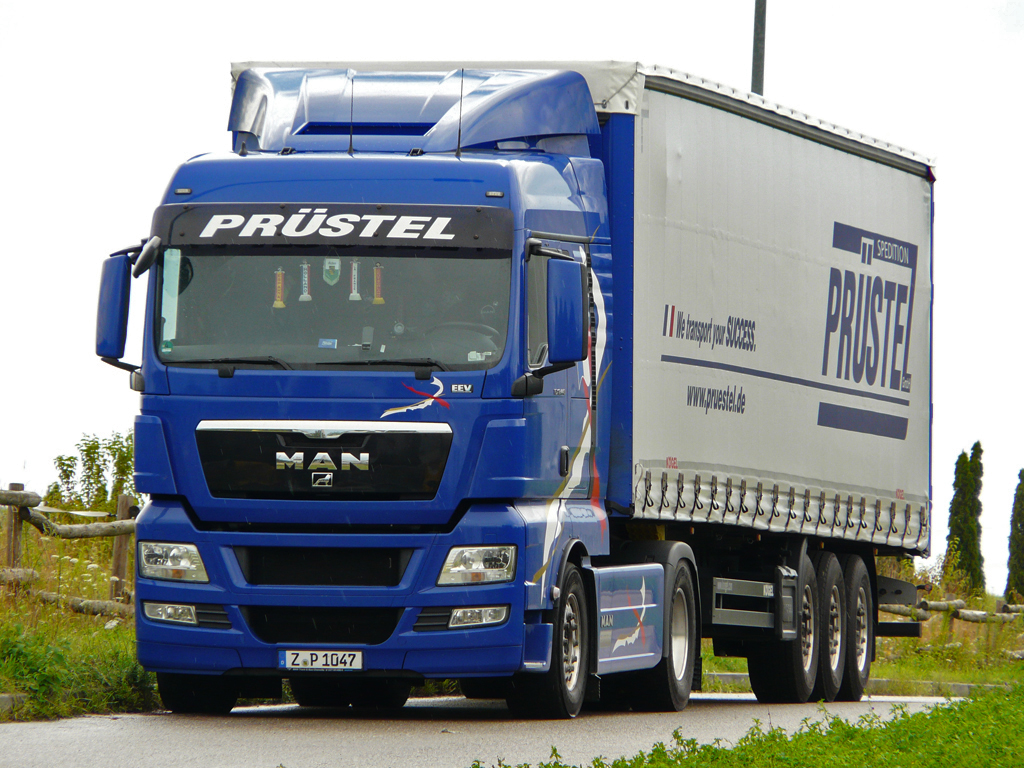 MAN TGX 18.440 von  Prstel  abgestellt in einem Industriegebiet in Heilbronn, 15.07.2012