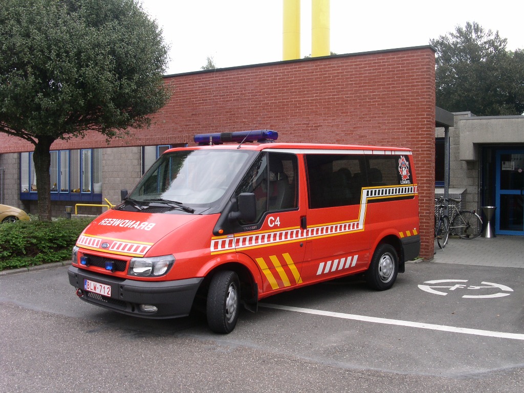 Mannschaftstransportwagen Ford Transit der Feuerwehr Lommel, Aufnahme am 23.09.2006