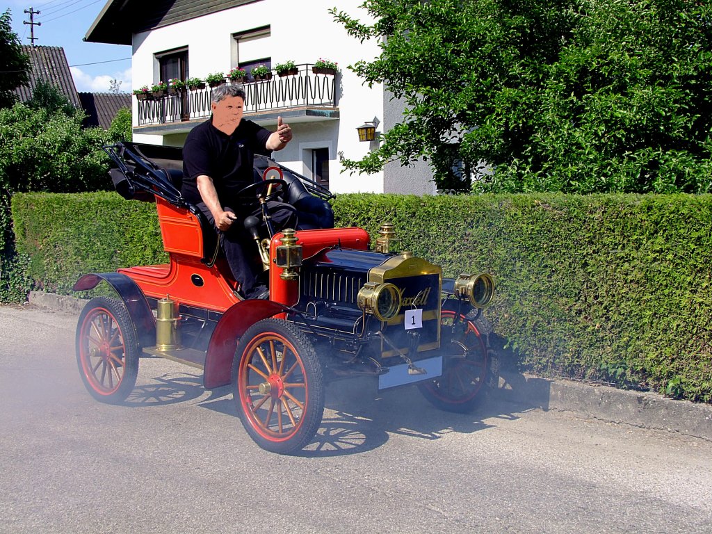 MAXWELL Runabout; Bj.1908  braucht noch ein paar Feineinstellungen um an einer Oldtimerrundfahrt teilnehmen zu knnen; 120526