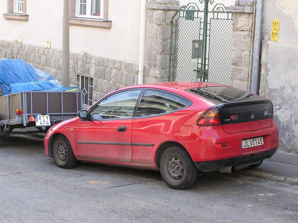 Mazda 323 dreitrer. Foto: 23.03.2010