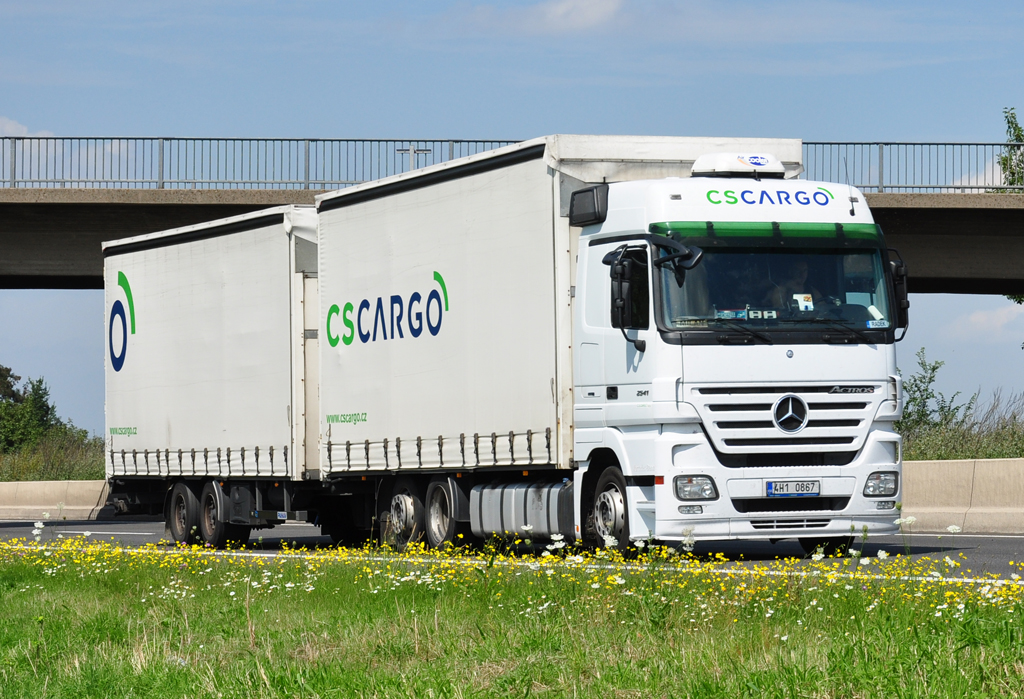 MB Actros 2541  CS Cargo  Tandemzug auf der A61 bei Miel - 17.08.2011