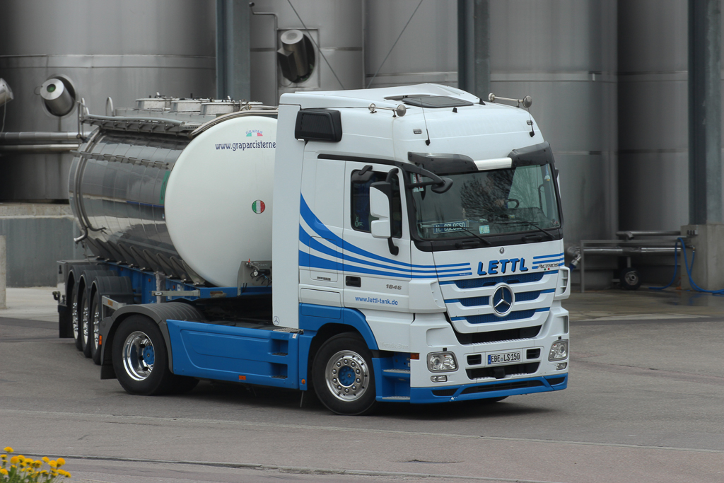 MB Actros MP3 1846 Tanksattelzug von  Lettl  hat seine Ladung an einer Molkerei in Schwbisch Hall abgeliefert, 30.04.2013