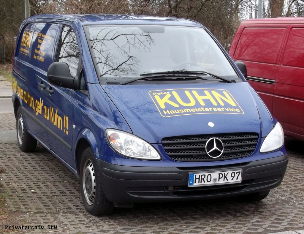 MB-Kleinbus des ''Kuhn Hausmeisterservice'', Rostock 25.2.2012