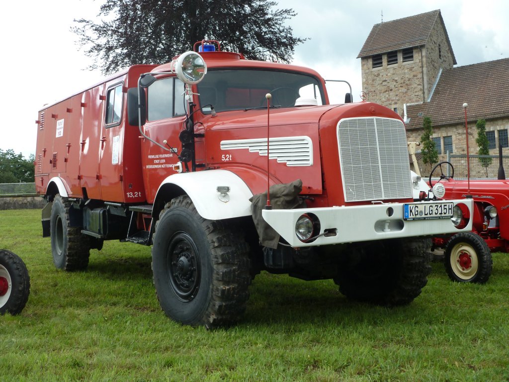 MB LG 315, Bj. 1963, als Feuerwehrfahrzeug ist Gast in Uttrichshausen anl. Oldtimerausstellung, Juni 2011