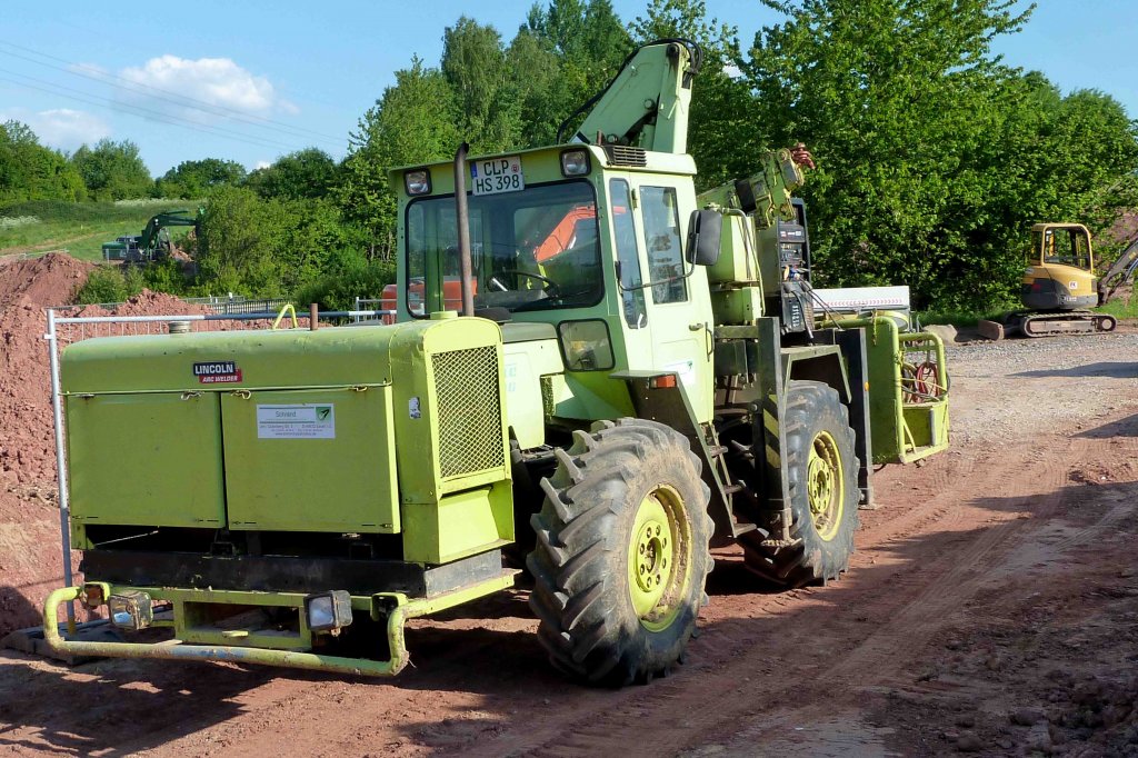 MB Trac 1000 als mobile Schweianlage der Firma  SCHRANDT  an der Laugenleitung von K&S in der Gemarkung von 36100 Petersberg-Marbach, Juni 2013