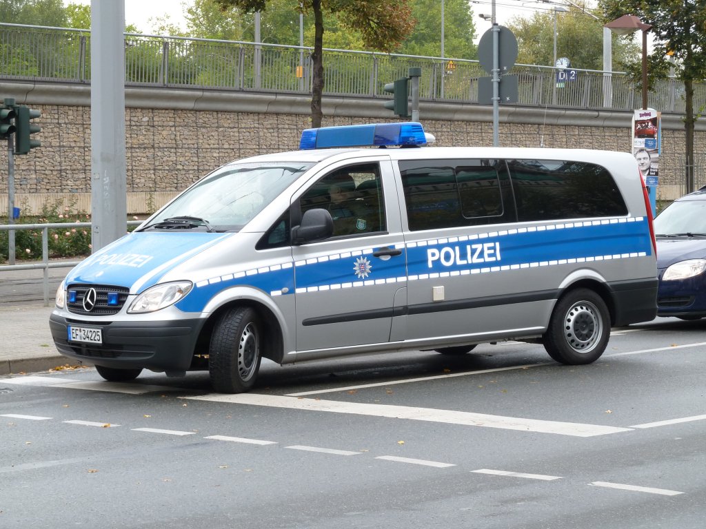 MB Vito der Thüringer Polizei unterwegs in Jena, Oktober 2010