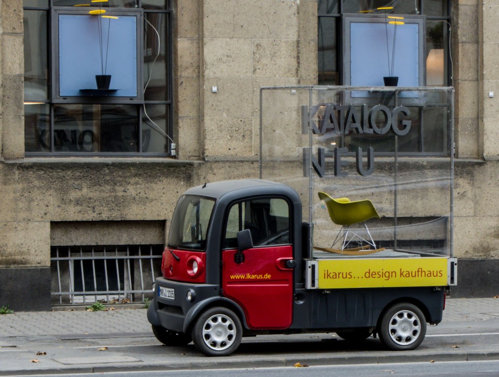 Mega Mini Carrier, gesehen am 23.10.2012.