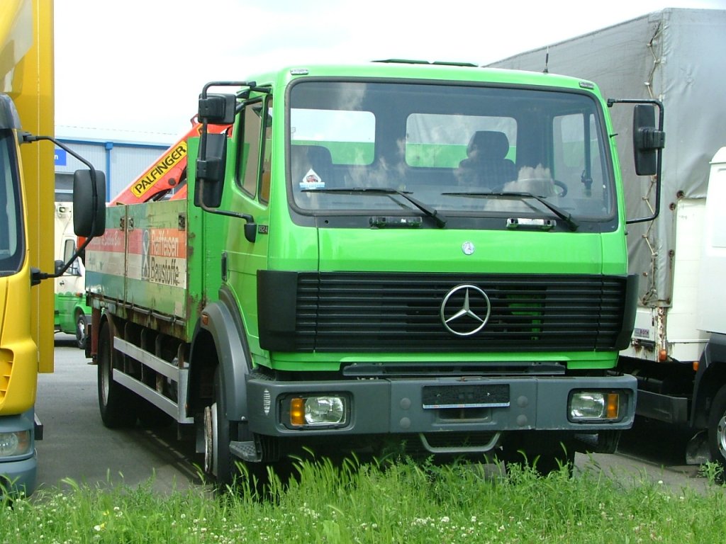 Mercedes 1824 280510 Fahrzeugbilder de