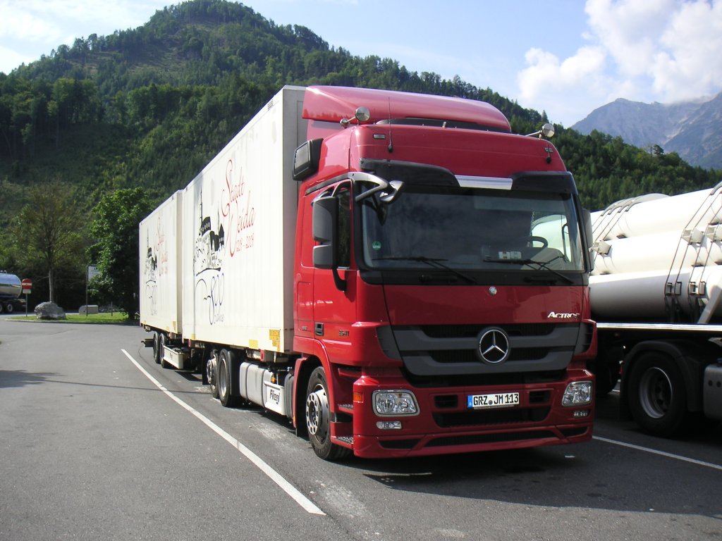 Mercedes Actros 2541 Tandemhngerzug macht Pause in St. Pankraz.29.8.2012