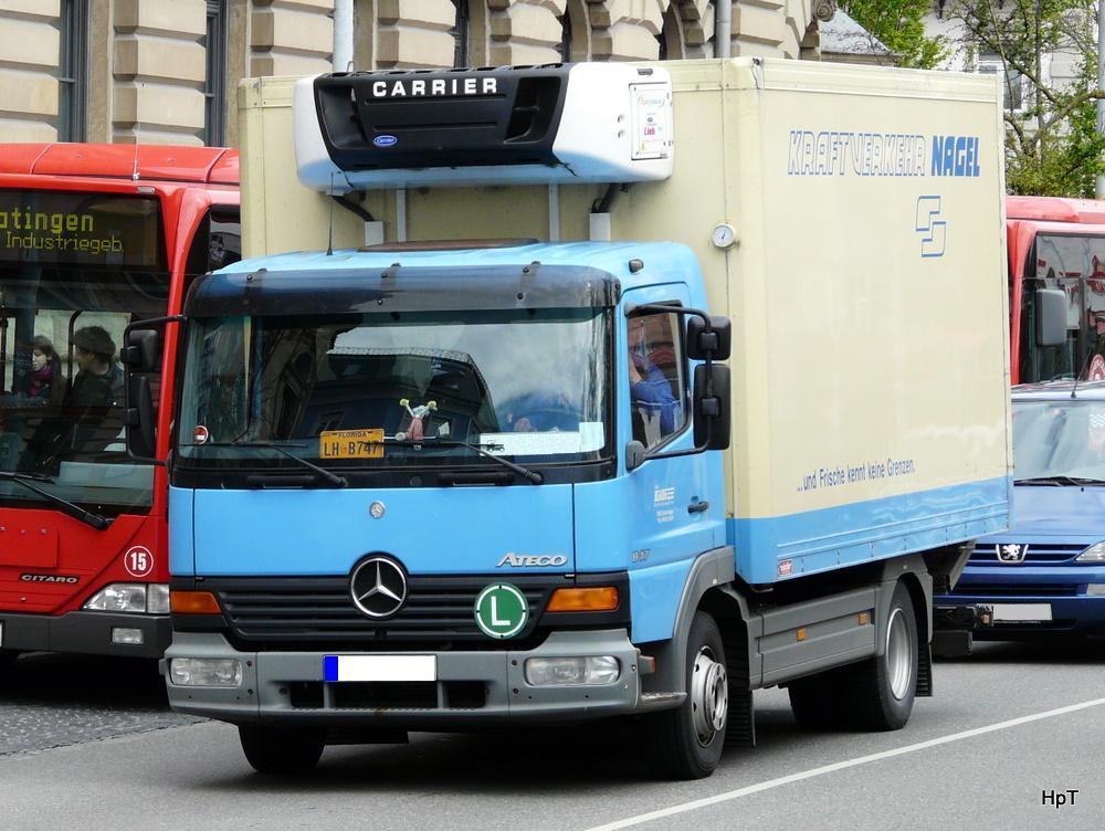 Mercedes Ateco 817 Khllaster unterwegs in der Stadt Konstanz am 11.05.2010