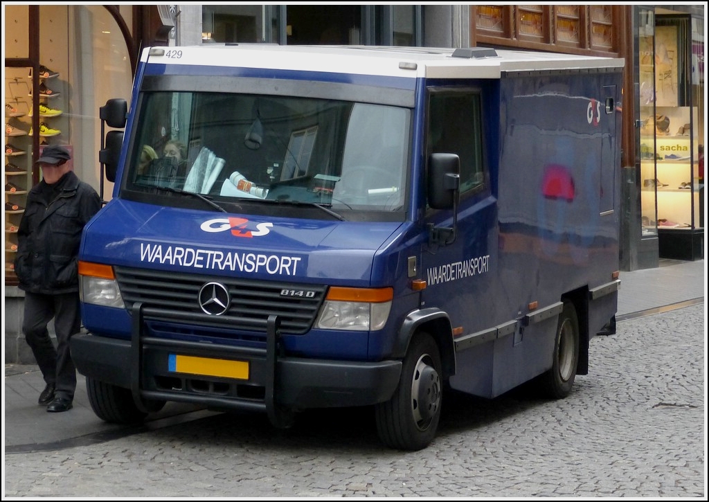 Mercedes Benz 814 D, Wertsachen Transporter aufgenommen am 19.04.2013.