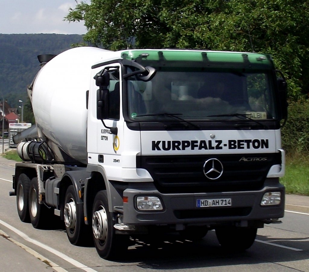 Mercedes Benz Actros von Kurpfalz Beton am 28.07.11 in Neckargemnd 
