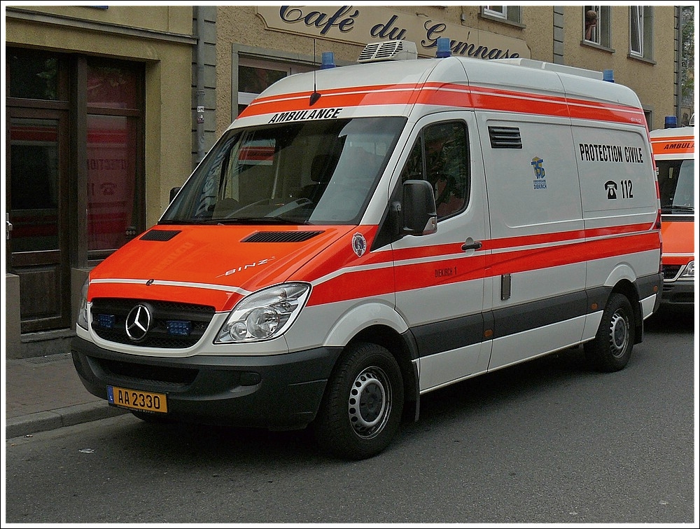 Mercedes Benz Ambulanzwagen  Diekirch 1  aufgenommen am 04.07.2010.