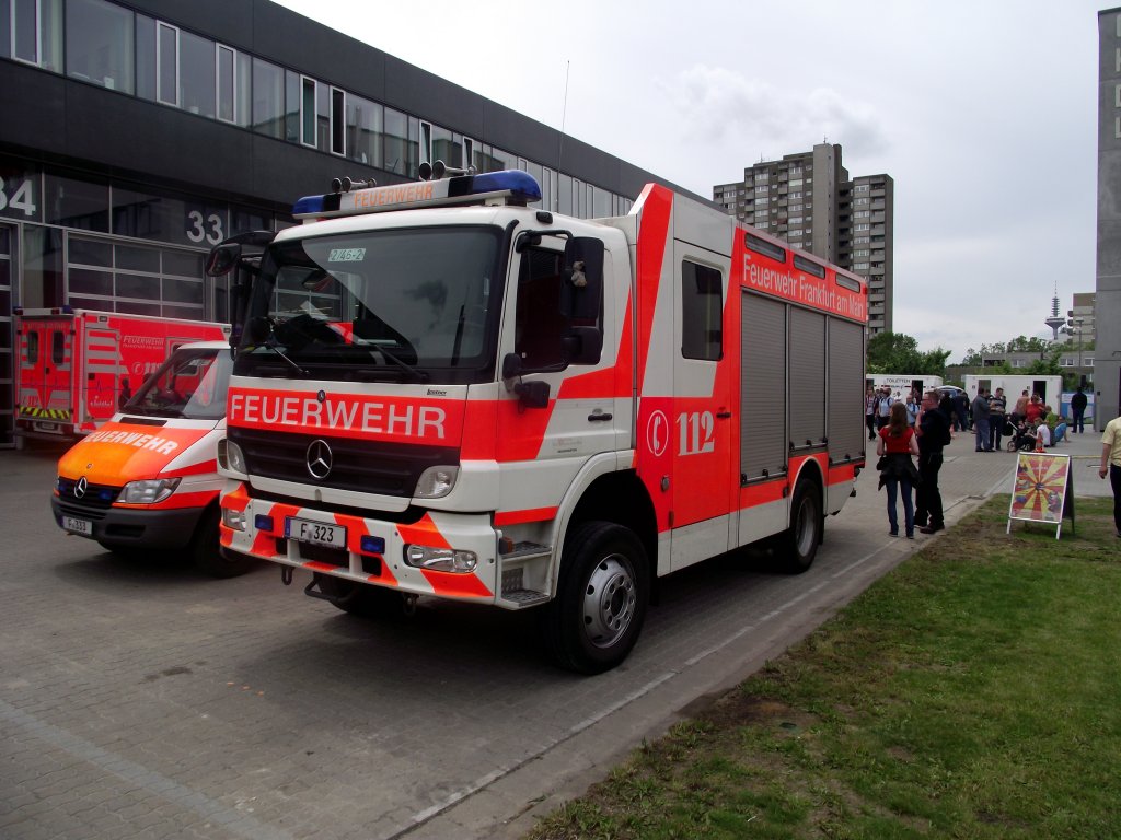 Mercedes Benz Atego HLF steht am 15.06.13 bei der Berufsfeuerwehr Frankfurt beim Tag der Offenen Tr 