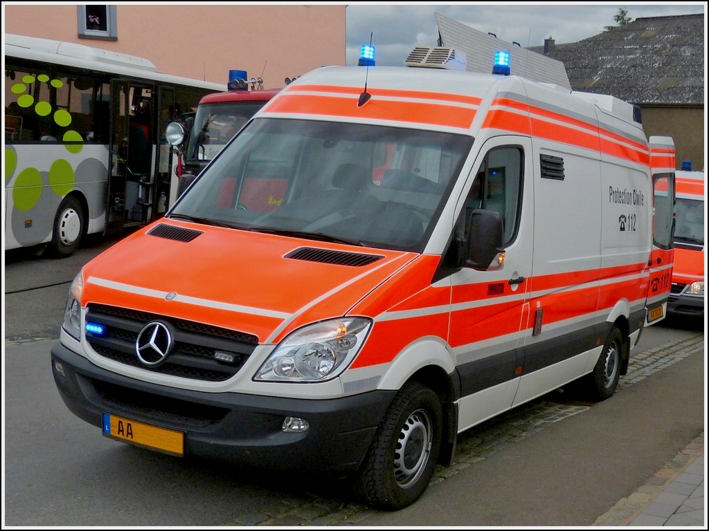 Mercedes Benz Krankenwagen des Rettungsdienstes aus Wiltz aufgenommen whrend einer Uebung am 09.06.2012.