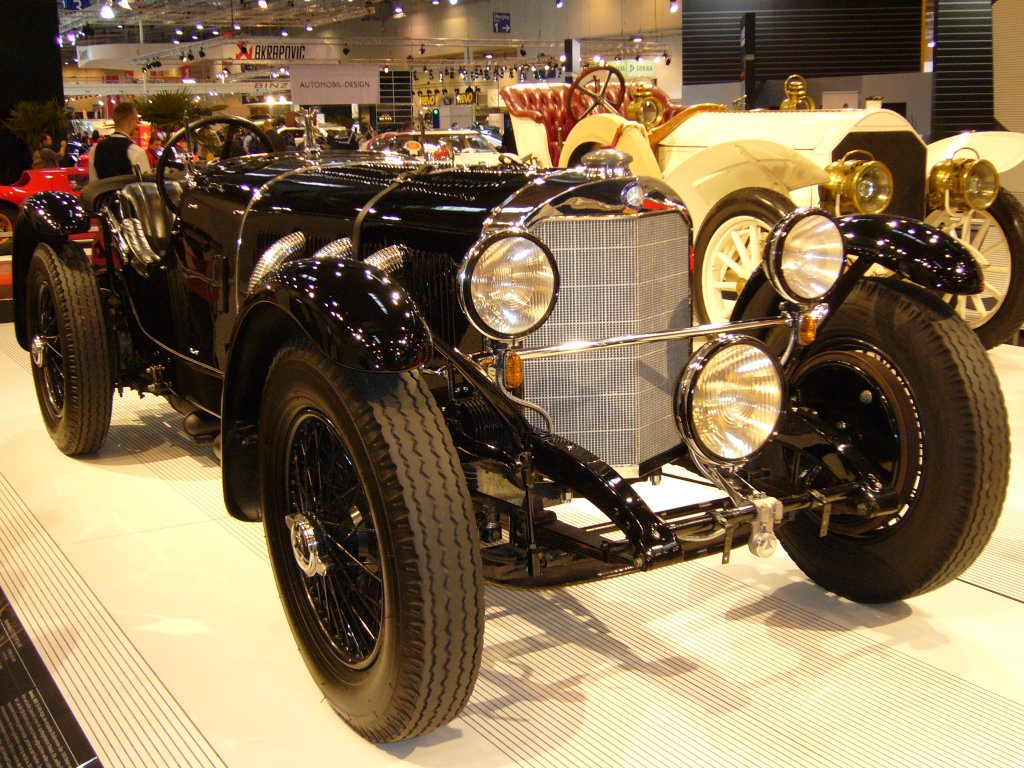 Mercedes Benz W06 II Typ SSK. 1928 - 1929. Die Mercedes Benz Baureihe W06 hat den Motorsport in den Jahren 1927 - 1933 im In- und Ausland geprgt. Hier wurde ein SSK (Super Sport Kurz) des ersten Jahrganges abgelichtet. Der 6-Zylinderreihenmotor leistete aus 7.065 cm 140 bzw. 200 PS mit Kompressor. Essen Motorshow 30.11.2010.