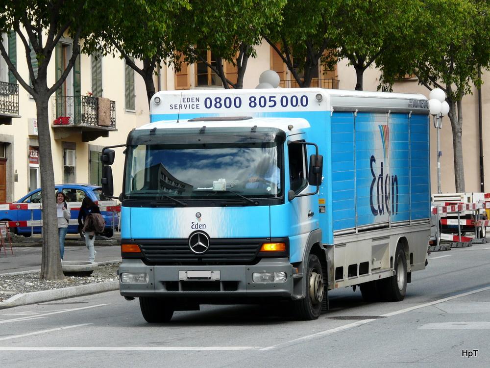 Mercedes Getrnkeliferdienst unterwegs in der Stadt Sion am 10.05.2010
